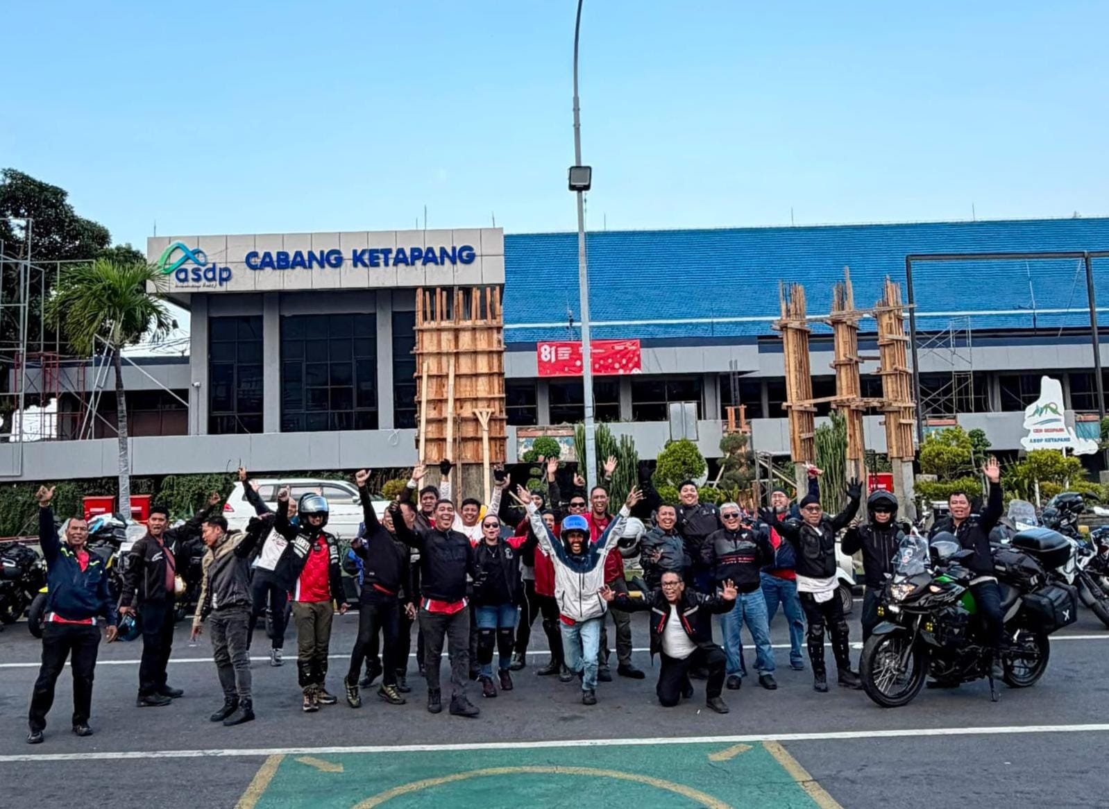 Esso Esso Gowes Makassar Gelar Touring Nusantara: Jelajah Jawa-Bali-Lombok dengan 27 Motor